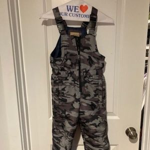 Roebuck & Co. Camouflage Size 5-6 Snow Bib
